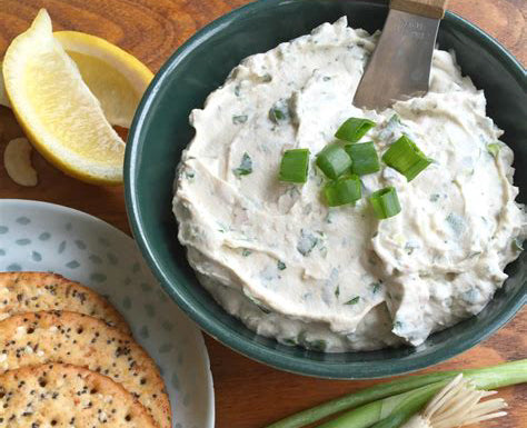 Örtsmör med cashewnötter och färska örter